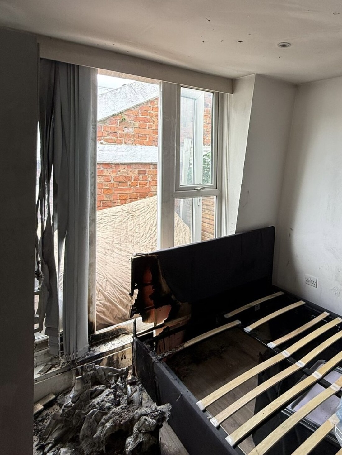 sprinkler-system-extinguishes-london-candle-flat-fire-32dbe6bae7de-featured